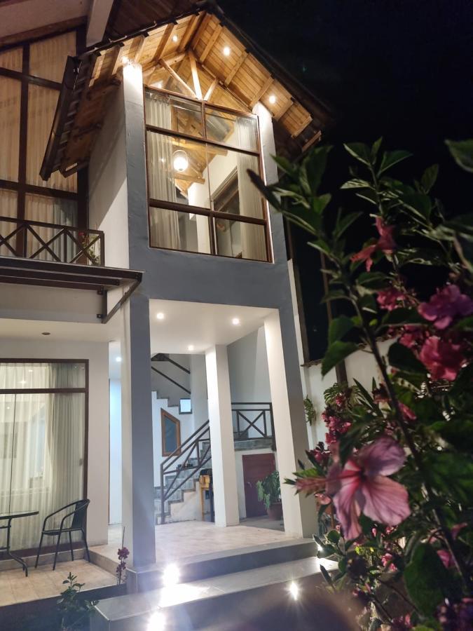 Flores De La Villa Huayoccari Exterior foto